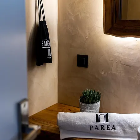 Parea - Adults Only Paro
