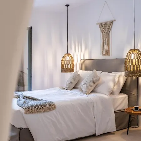Parea - Adults Only * Parikia (Paros)
